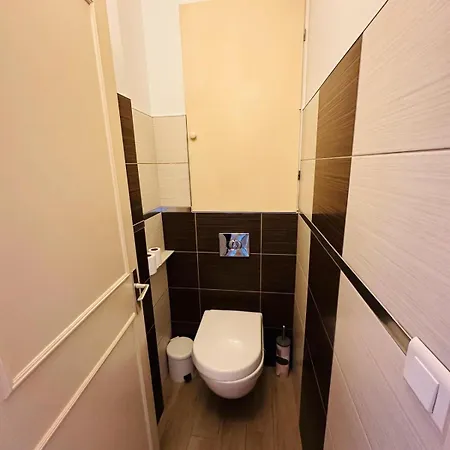 Spacieux 2 65m2 Climatise Au Village Medieval Entre Et Antibes Apartment